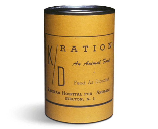 k / d配給のウェットドッグフードの缶"